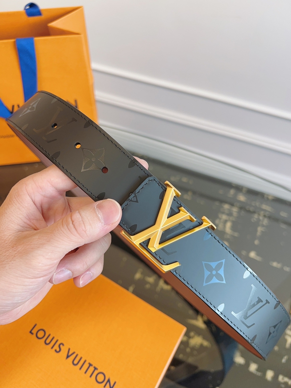 ルイヴィトンベルト正面デザイン